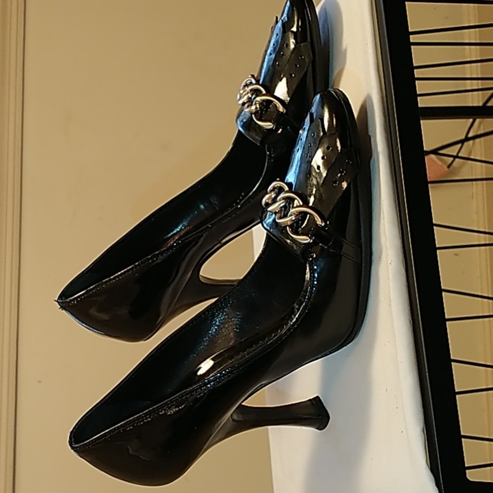 Casadei Black Leather Pumps, SZ 10 (they run 1 to 1 & 1/2 size smaller) - Picture 4 of 9
